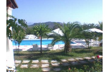 Grecia Privát Ermones, Exterior